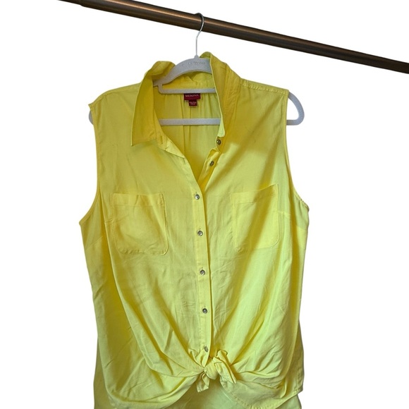 Merona Lemon Sleeveless Button-Down Shirt - Picture 1 of 5